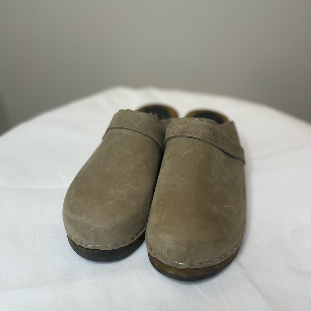 Lotta from Stockholm Tan Suede Clogs Size 38 EU Women Ankle Strap heels